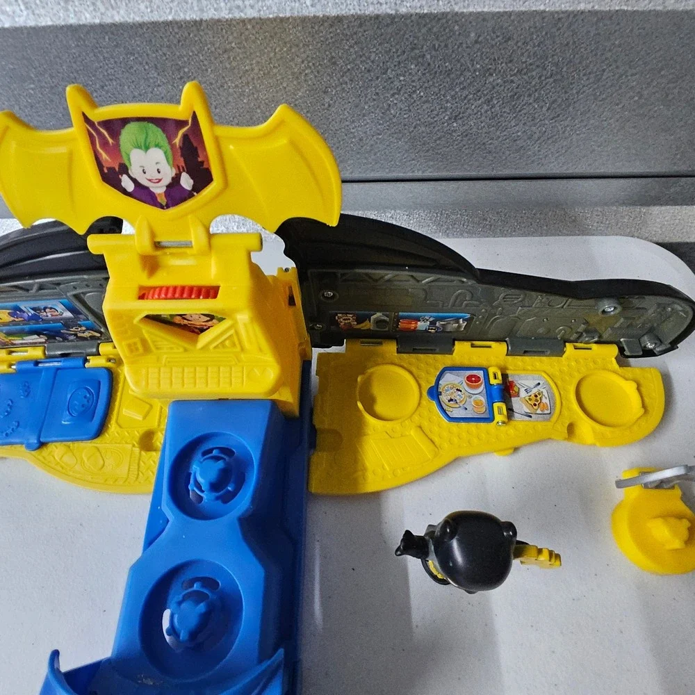 Fisher-Price Little People‎ Batmobile Transforming Playset Batman Car Toy